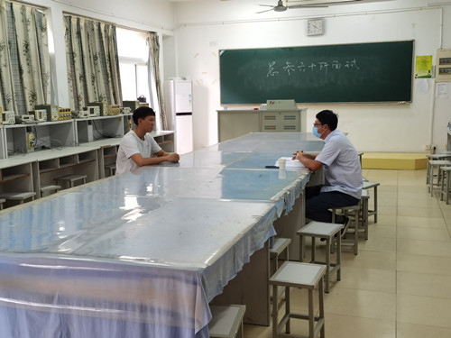 招聘会现场2_副本.jpg