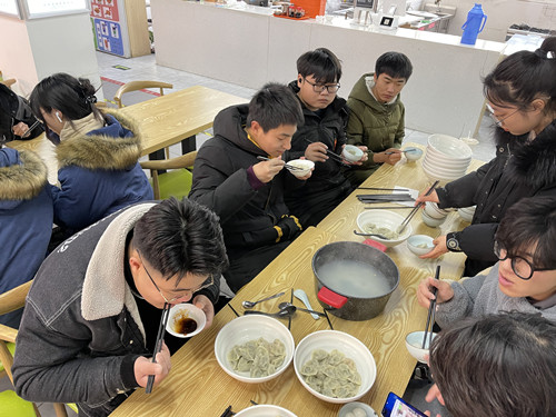 学生赔偿自己亲手做的汤圆水饺_副本.jpg