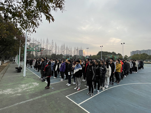 电信系500余名学生参加升国旗仪式_副本.jpg