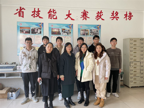 合影_副本.jpg 合影_副本.jpg