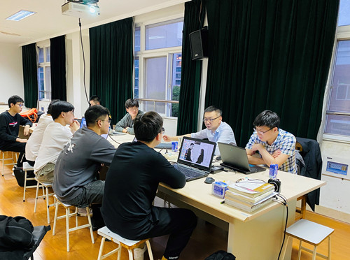 企业导师进校授课_副本.jpg 企业导师进校授课_副本.jpg