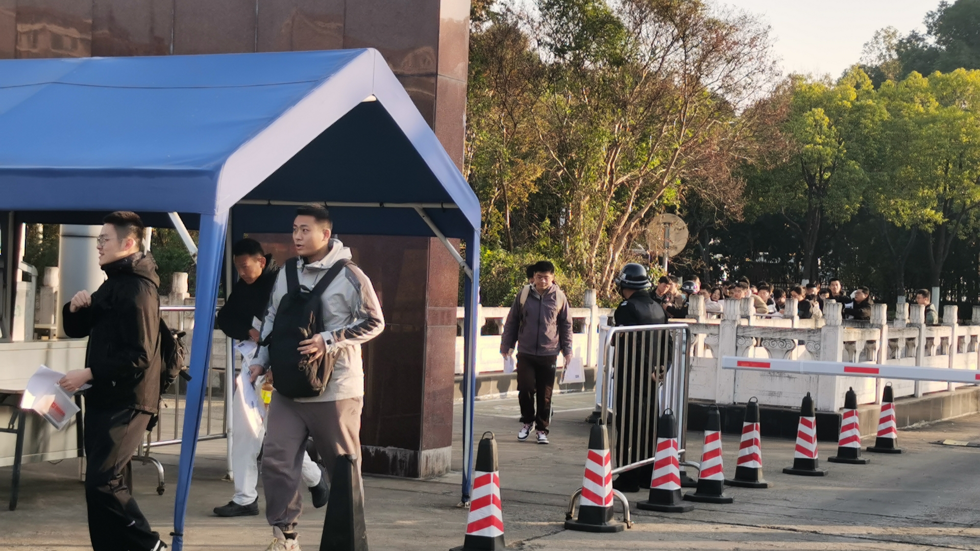 2025年度国家公务员录用笔试、江苏省公务员录用笔试在我院顺利举行